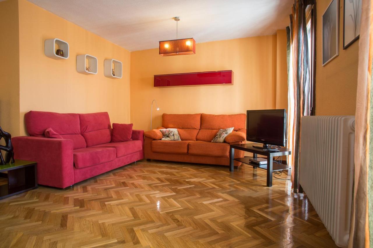 Apartamento VUT Plaza de la Fruta Ávila Exterior foto